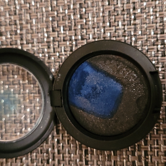 Mac eyeshadow - Picture 3 of 5
